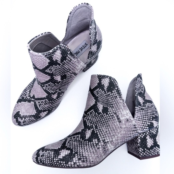 Steve Madden Rookie Natural Snakeskin Faux Leather Notched Block Heel Ankle Boot - Picture 1 of 9